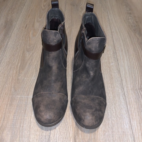 Rue21 ETC! Marble brown zip up heeled boots - Picture 2 of 8